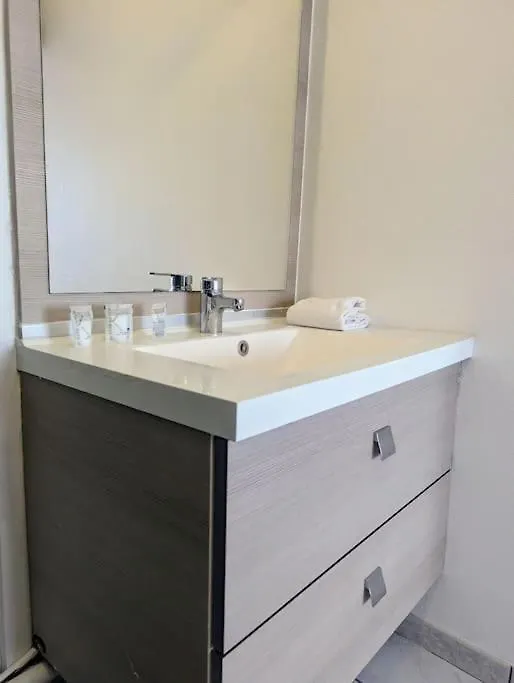 Apartmán Balneo, Ecran Lcd, Literie 160X200 Lyon 0*,